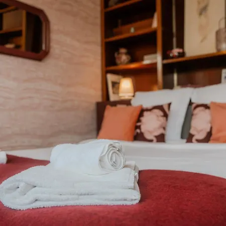 Le Madeleine - - Elegant - Cozy - By Primo Daire *