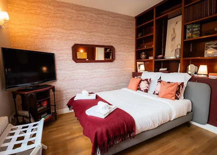 Le Madeleine - - Elegant - Cozy - By Primo Daire *